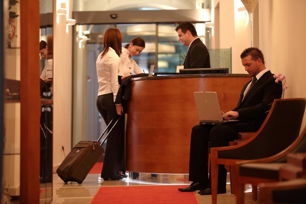 Hotel Ambassador コシツェ エクステリア 写真