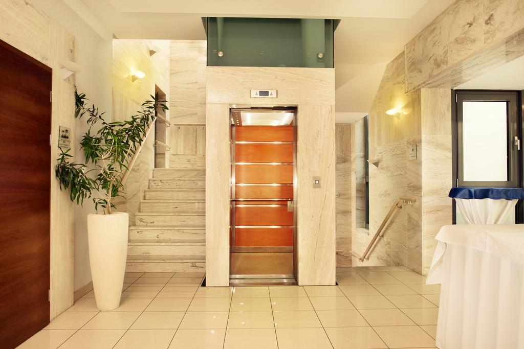 Hotel Ambassador コシツェ エクステリア 写真