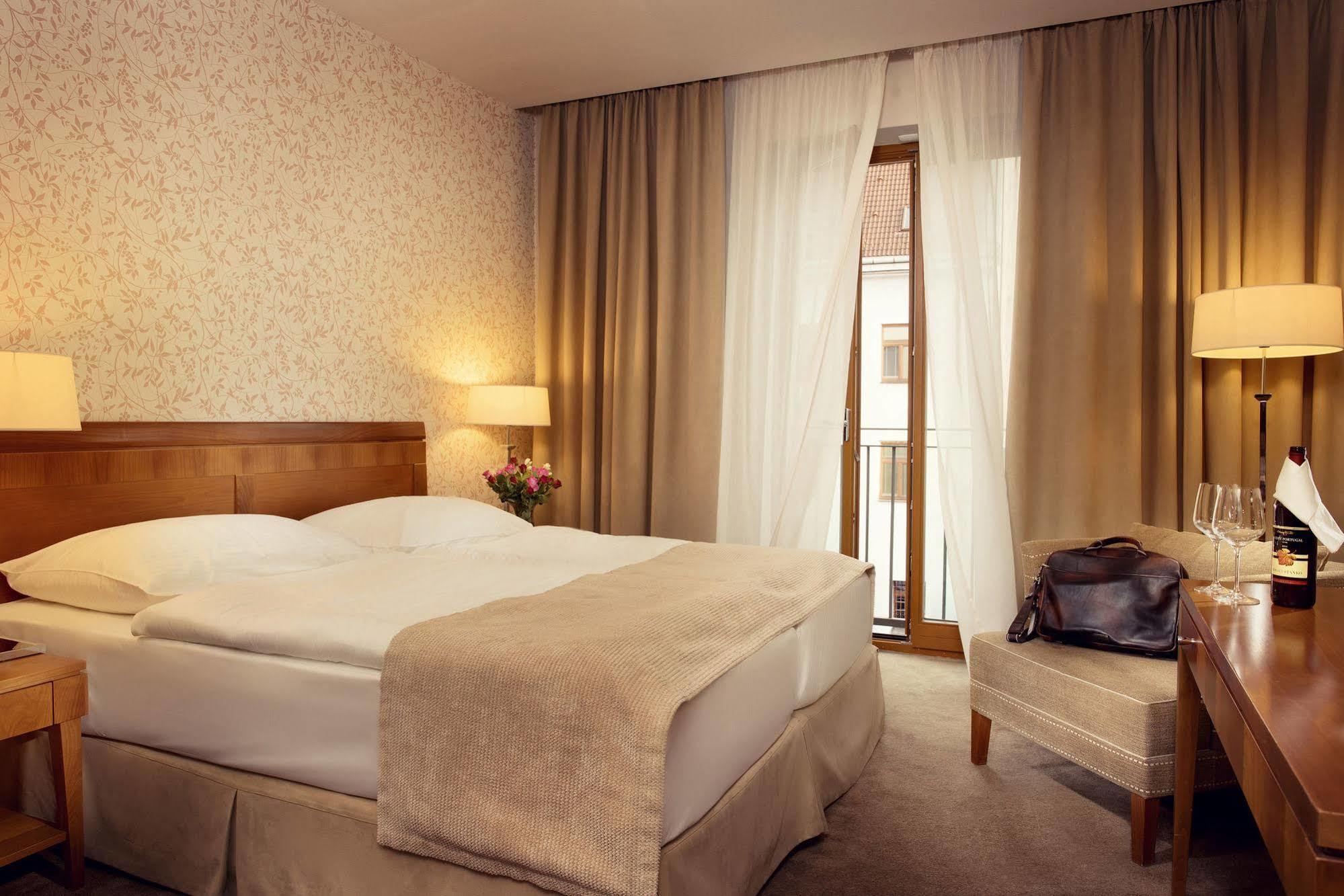 Hotel Ambassador コシツェ エクステリア 写真