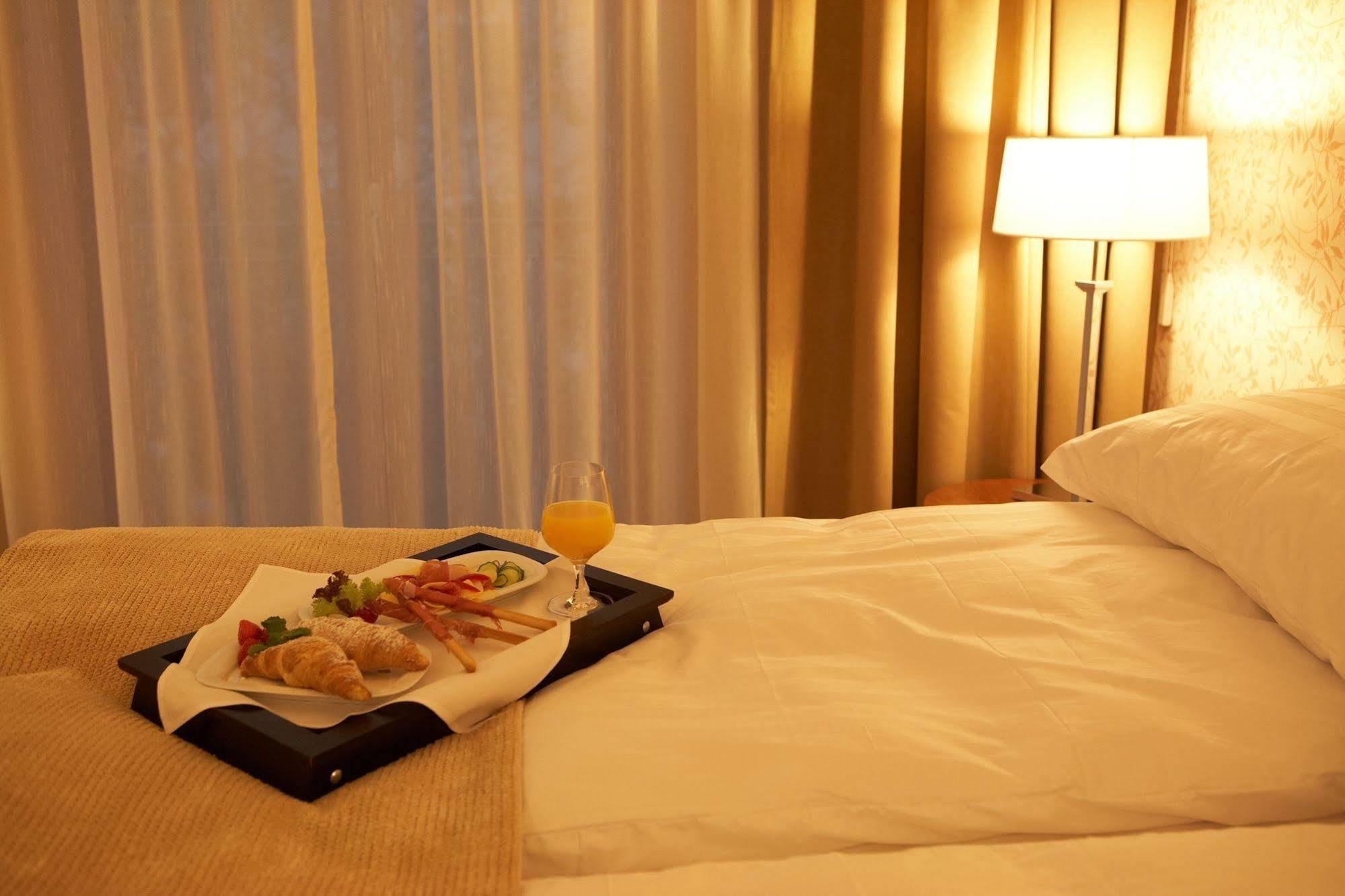 Hotel Ambassador コシツェ エクステリア 写真