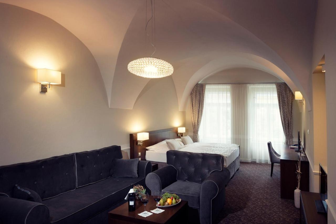 Hotel Ambassador コシツェ エクステリア 写真