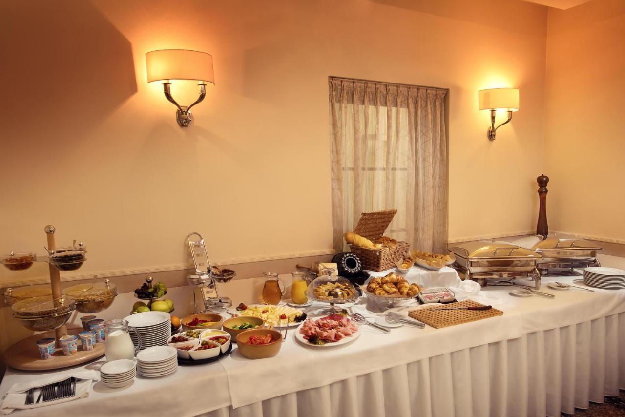 Hotel Ambassador コシツェ エクステリア 写真