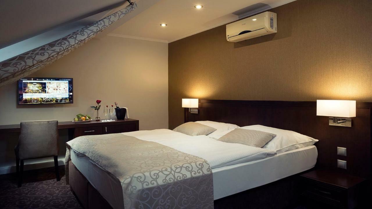 Hotel Ambassador コシツェ エクステリア 写真